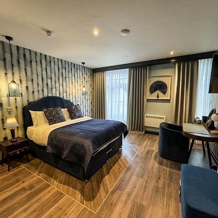 Howfield Hotel Мертір-Тідвіл Екстер'єр фото