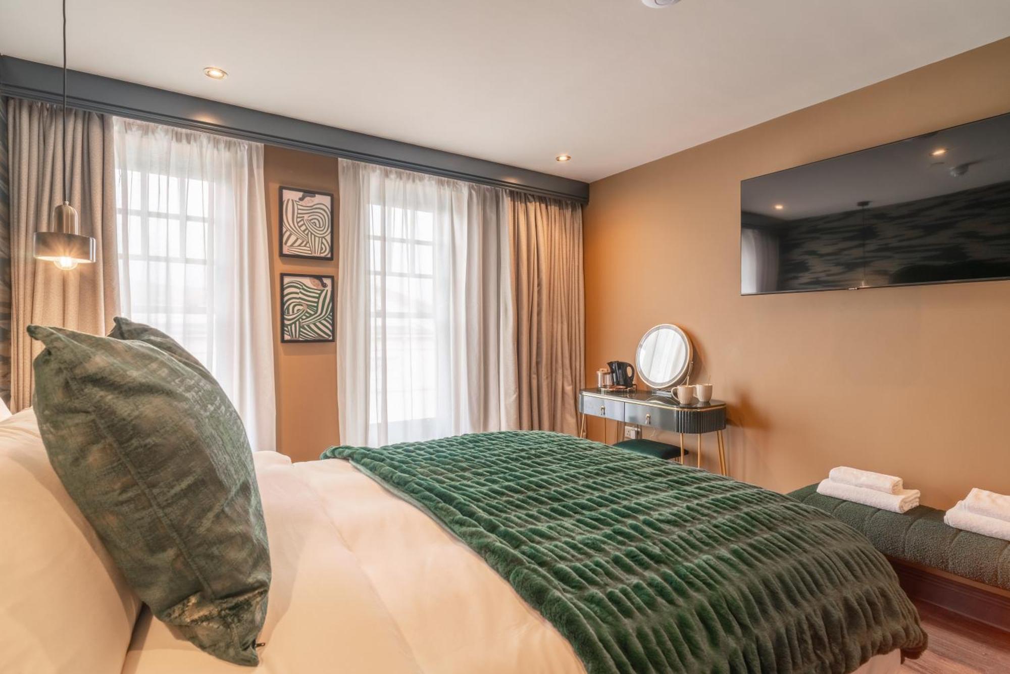 Howfield Hotel Мертір-Тідвіл Екстер'єр фото