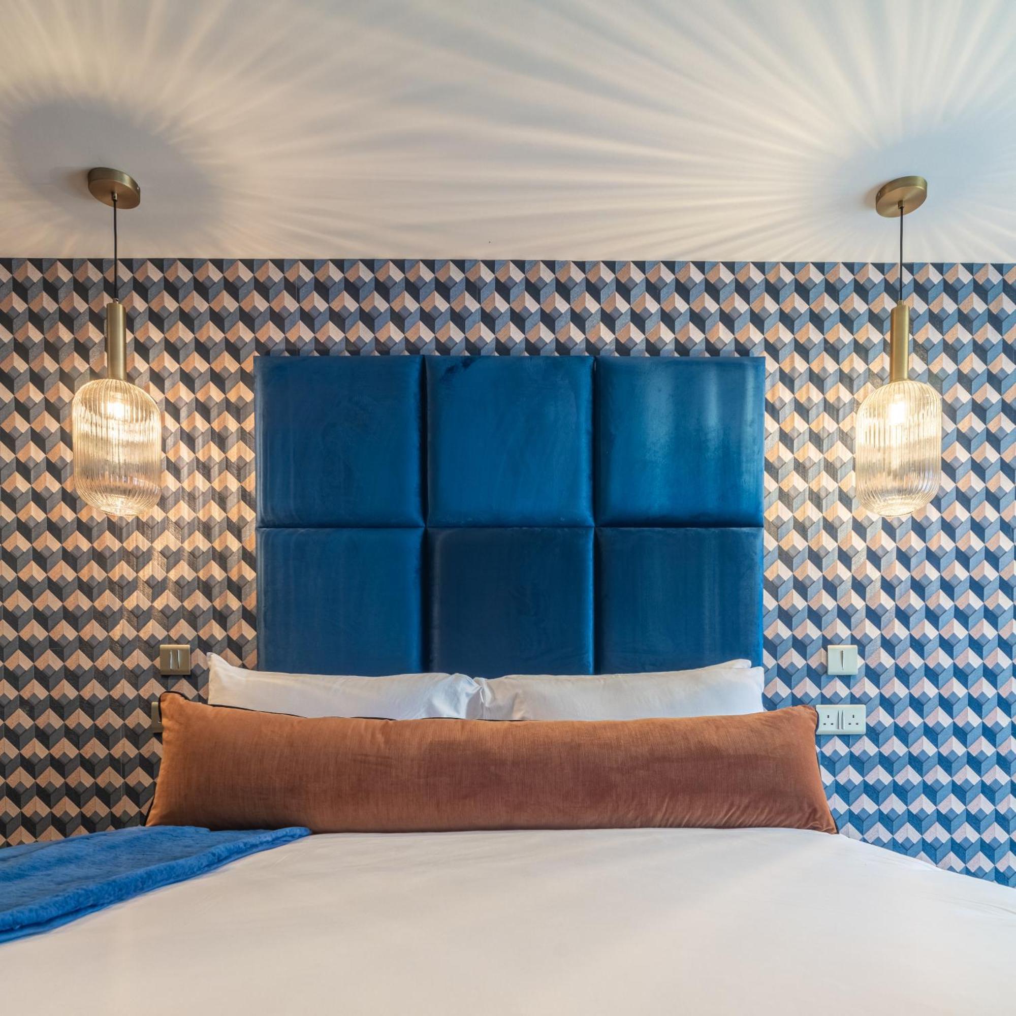 Howfield Hotel Мертір-Тідвіл Екстер'єр фото